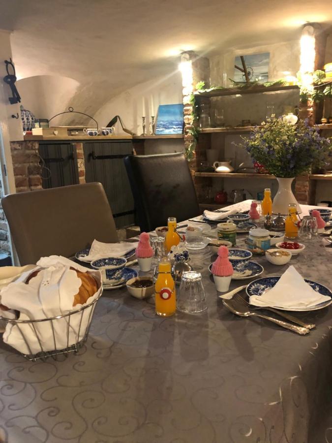 Bed & Breakfast Adrichem En Scherpenseel Middelbourg Extérieur photo